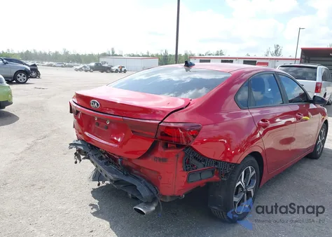 2019 Kia Forte Lxs z USA, uszkodzony, nr VIN 3KPF24AD9KE014180